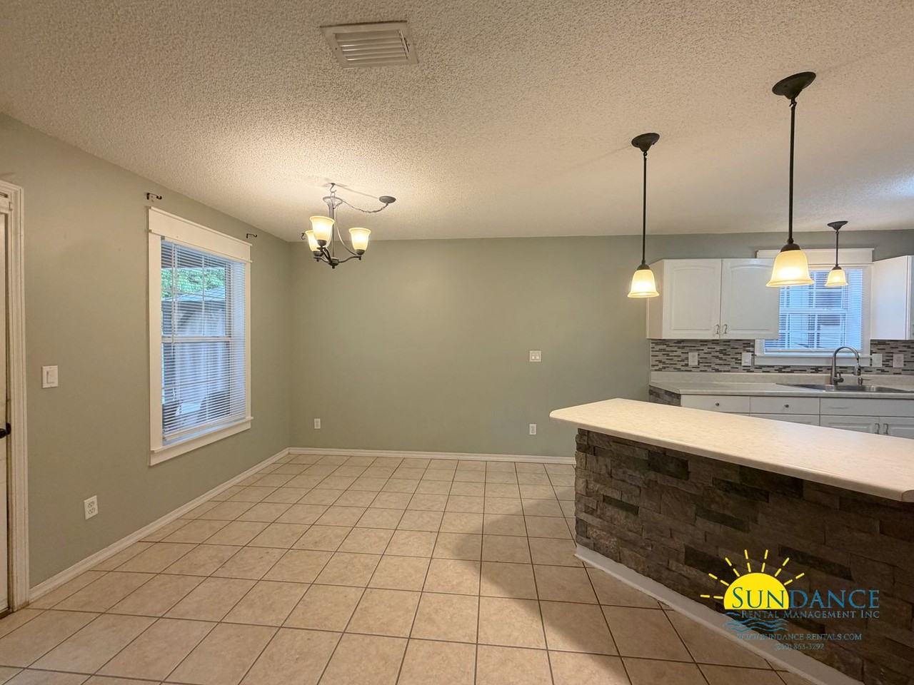46 Kathleen Dr - Photo 5 of 26