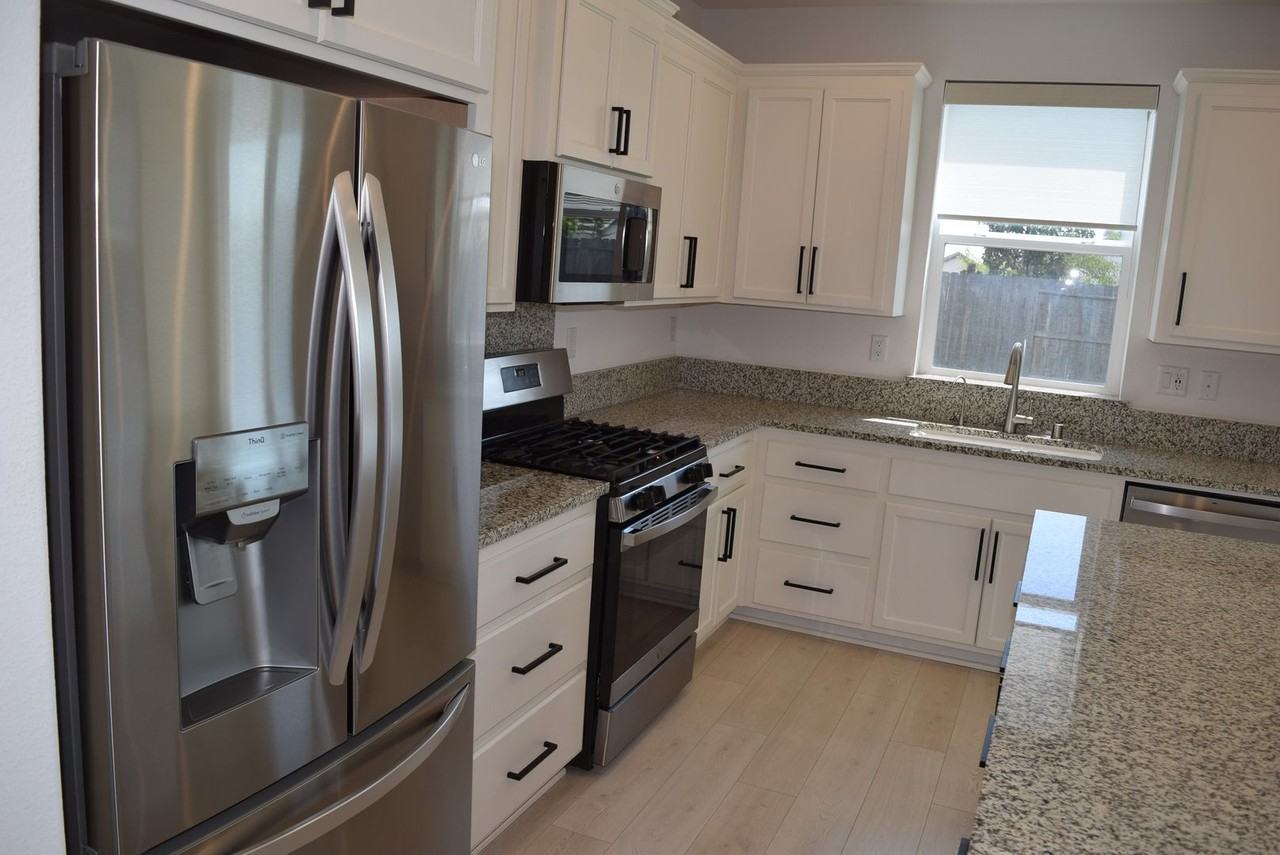2703 Coronado Ln - Photo 4 of 16