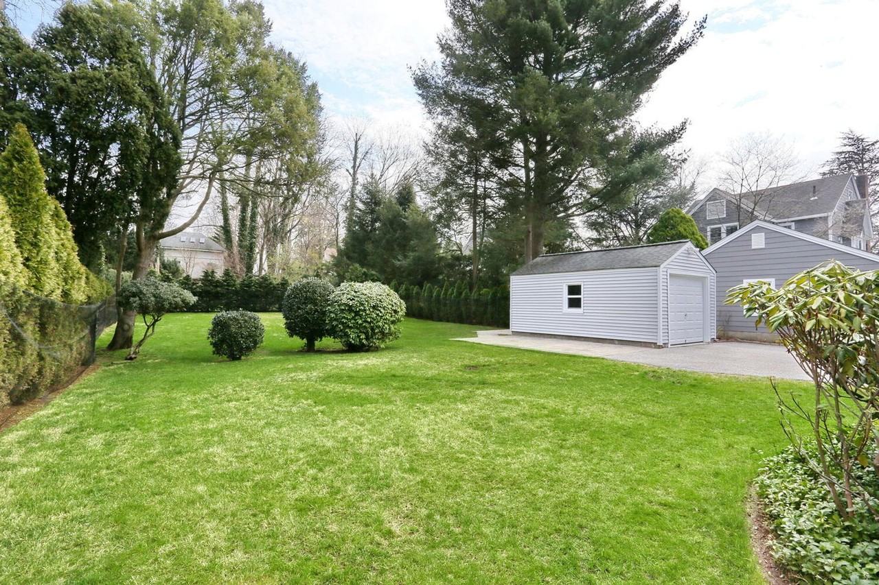 24 Palmer Ave - Photo 2 of 16