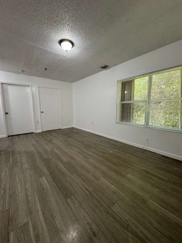 7126 Nw 14th Pl #7126-3 - Photo 3 of 13