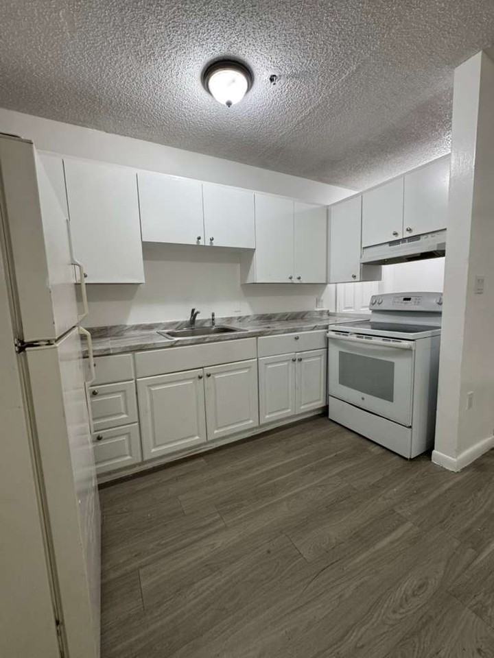 7126 Nw 14th Pl #7126-3 - Photo 5 of 13