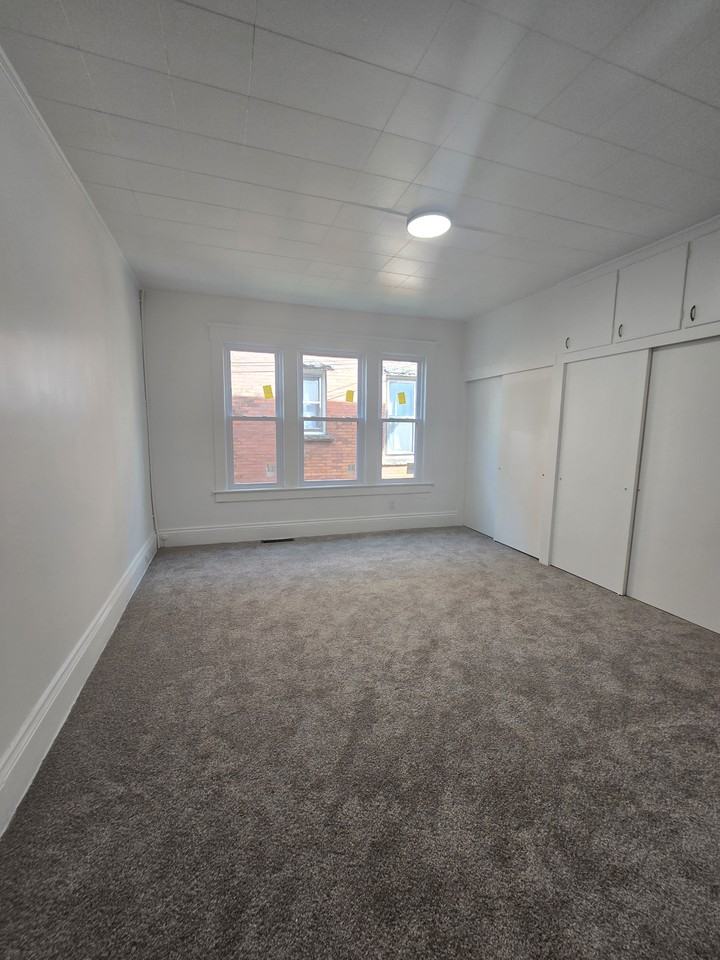 22 5th St Ne #1 - Photo 4 of 6