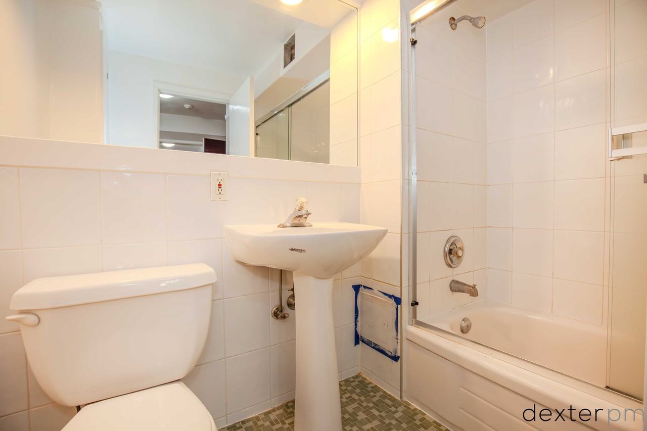 1255 Broughton Street #404 - Photo 7 of 9