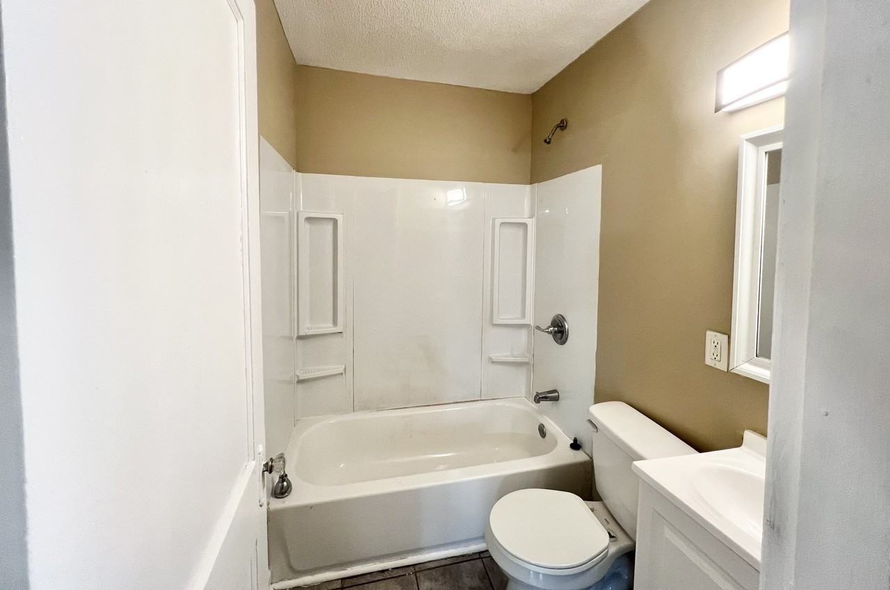 1816 Gregg Ave #1 - Photo 6 of 9