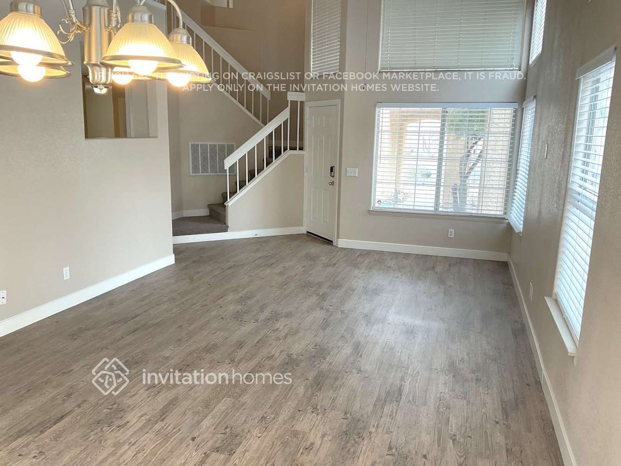 8413 White Shore Cir - Photo 4 of 13