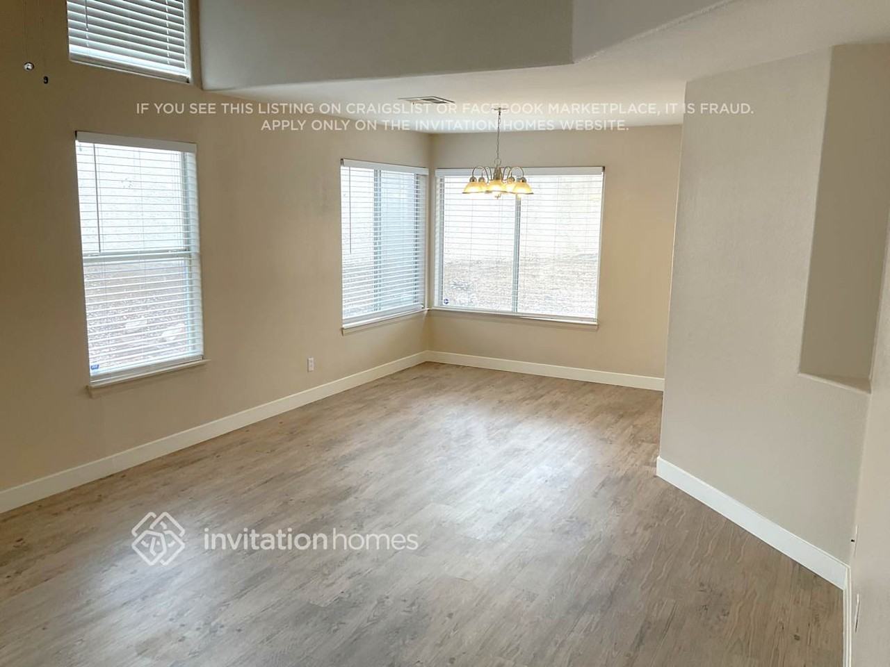 8413 White Shore Cir - Photo 5 of 13