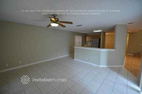 2432 Sw 161st Ave - Photo 4 of 10