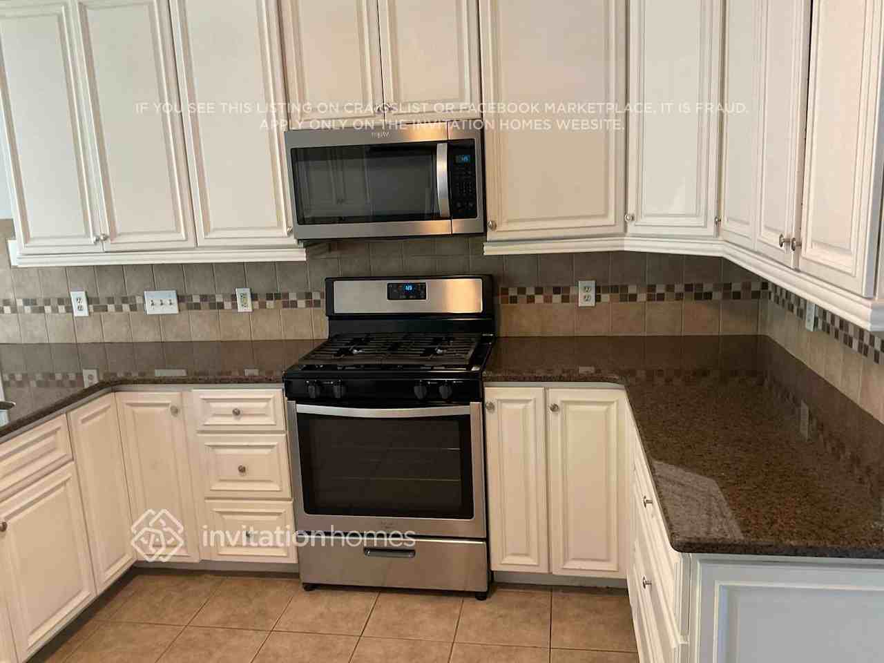 3206 Elizabeth Ln - Photo 4 of 18