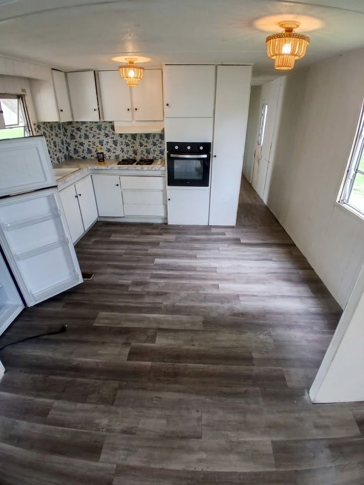 625 Main St #1 - Photo 4 of 12