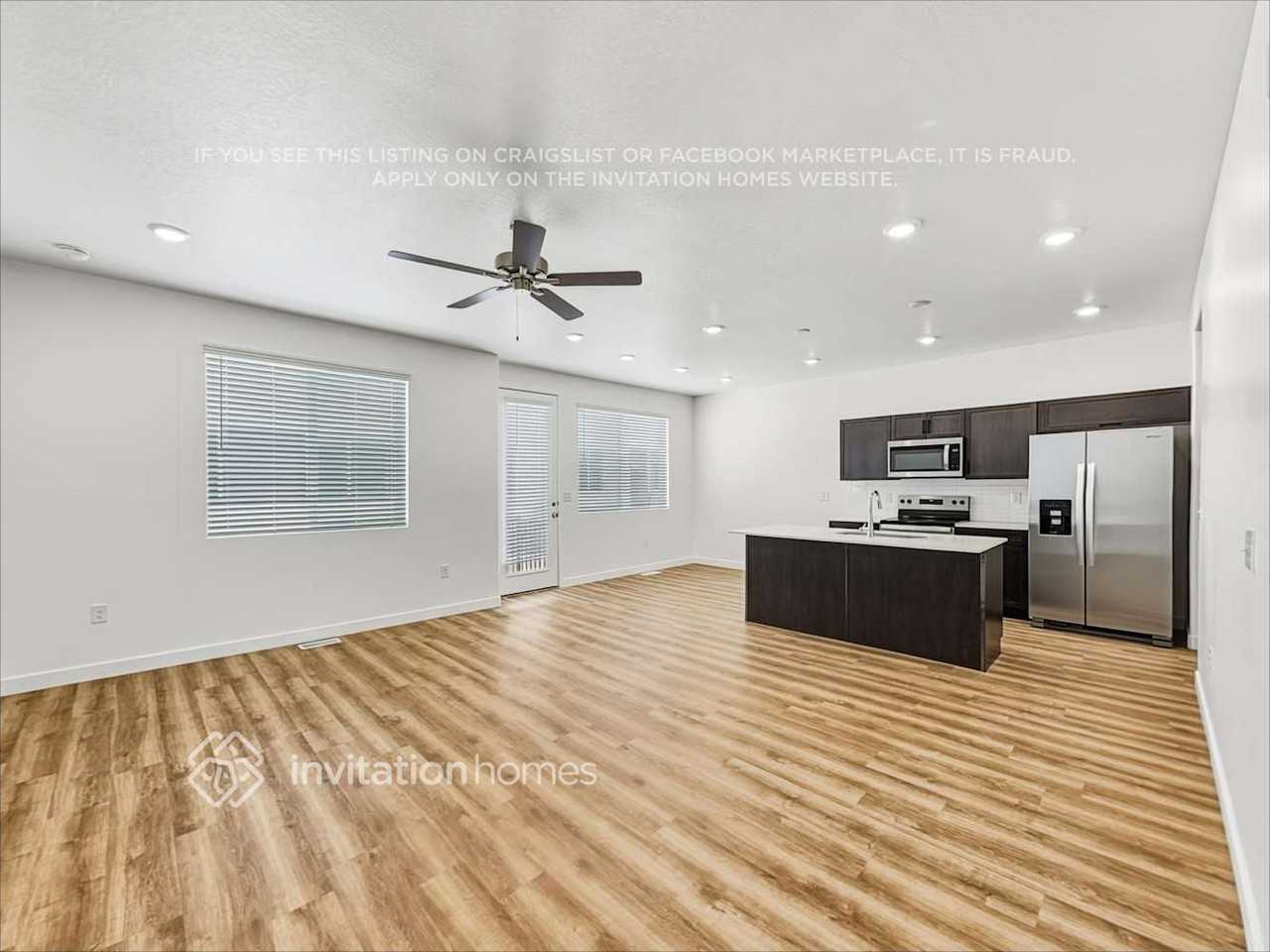 6064 W Lower Brook Ln - Photo 7 of 24