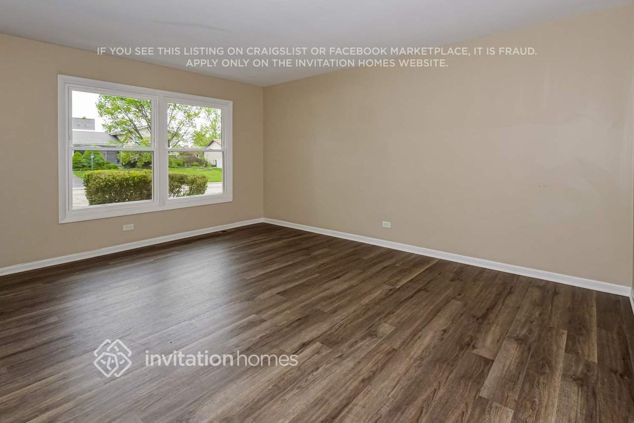 735 Burr Oak Dr - Photo 5 of 17