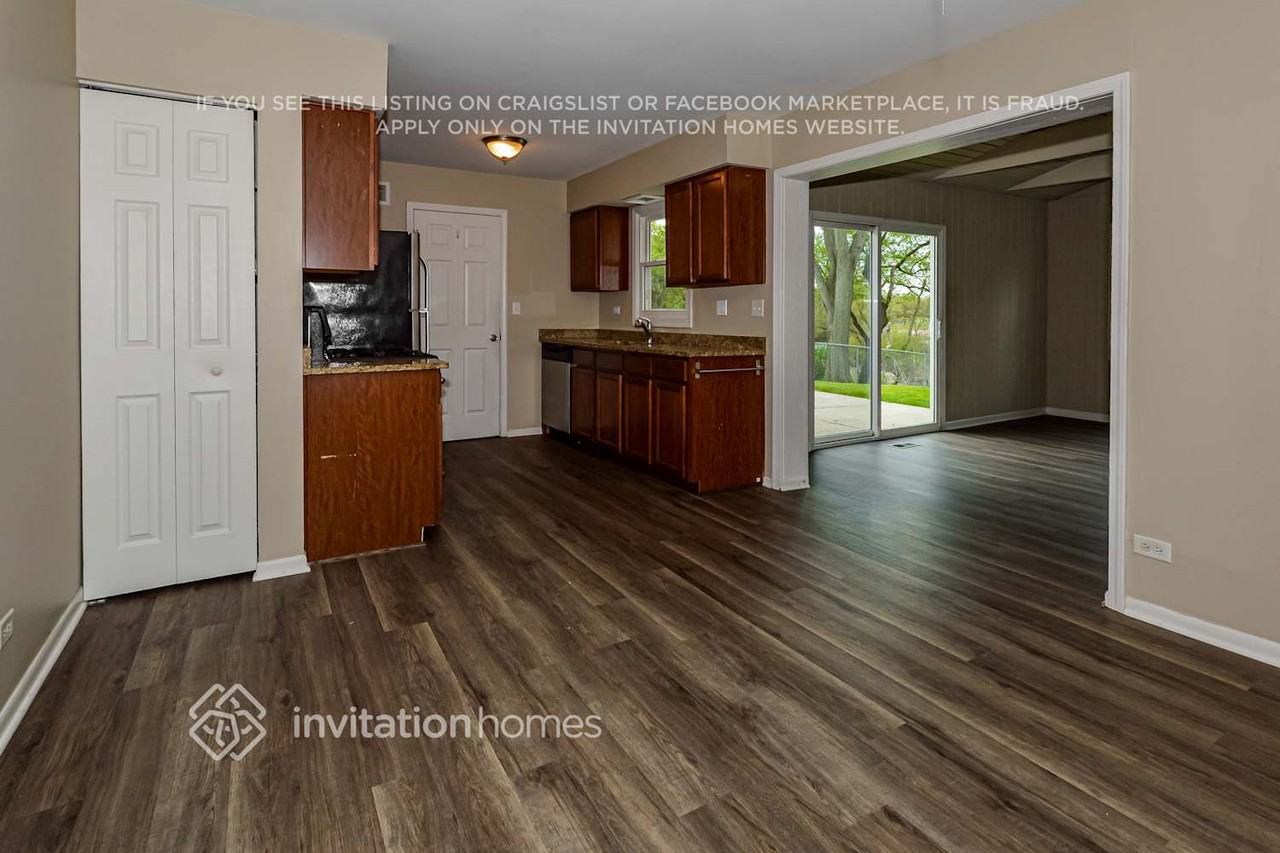 735 Burr Oak Dr - Photo 7 of 17
