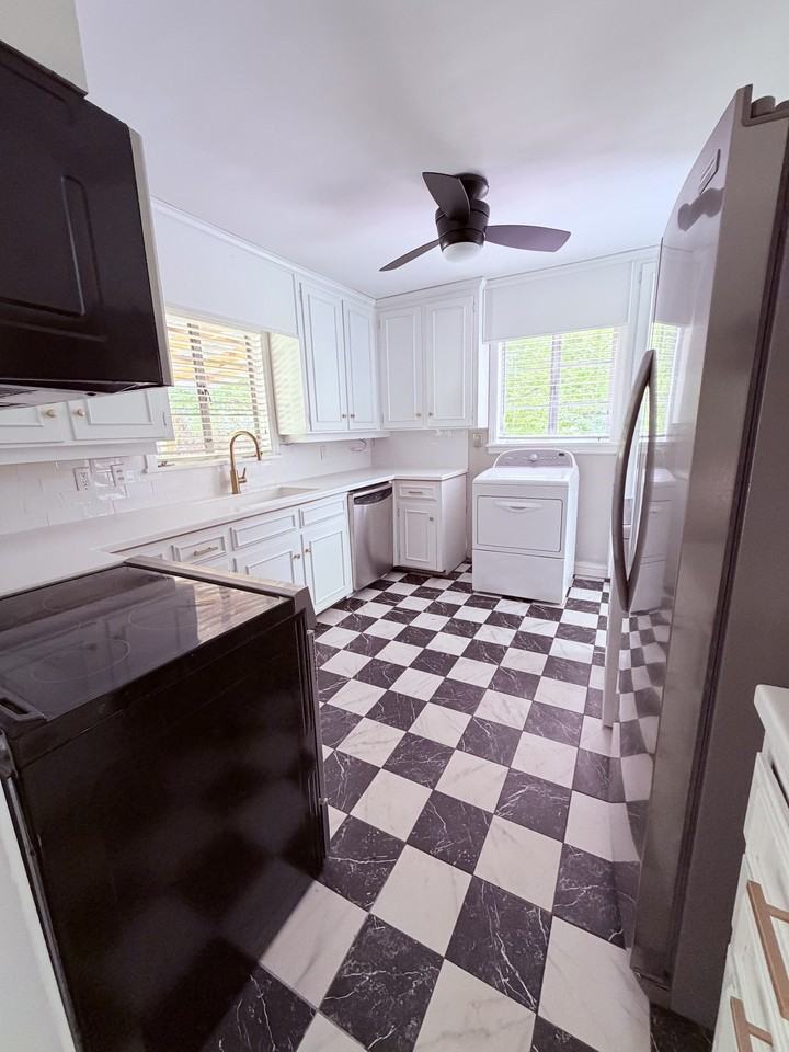 13 Brookside Dr #1 - Photo 5 of 21