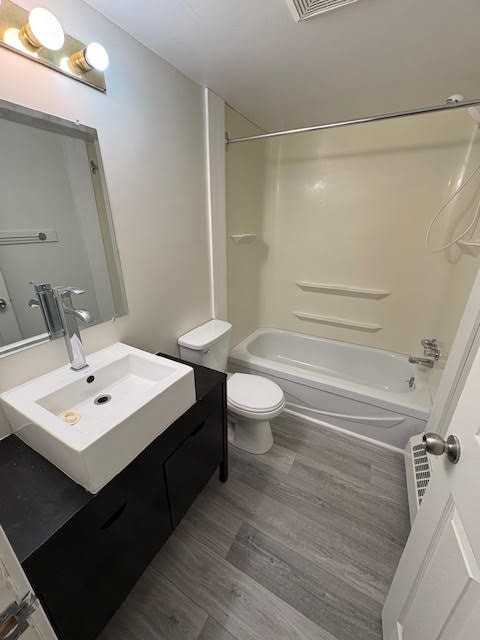 5328 54 St #11 - Photo 7 of 8