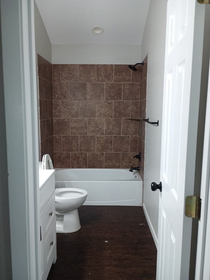 1581 W Austin St #1 - Photo 3 of 12
