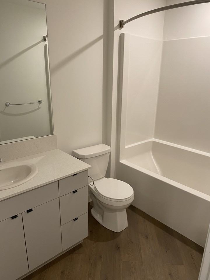 5610 Roblin Blvd - Photo 6 of 9