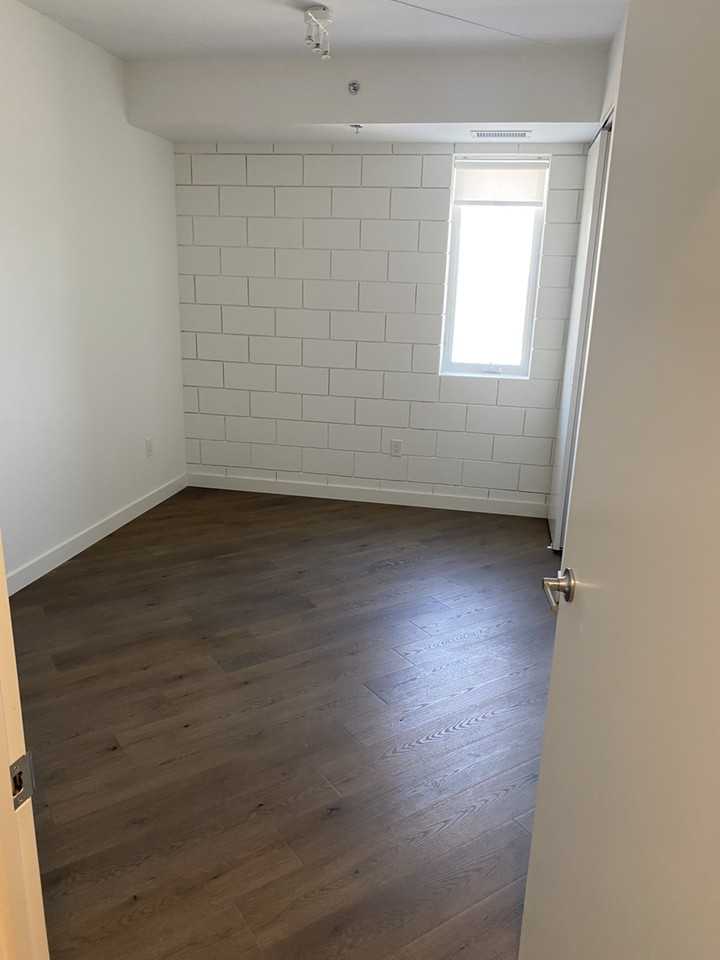 5610 Roblin Blvd - Photo 7 of 9