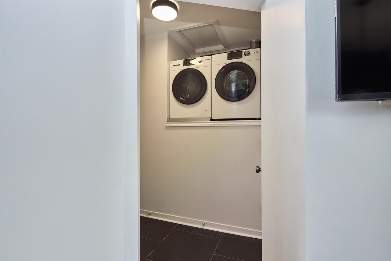 331 Catherine St - Photo 7 of 12