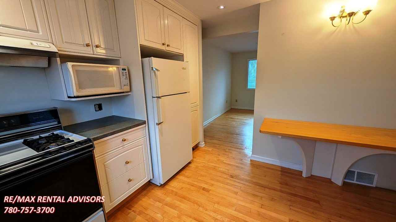 1732 23 Ave Nw - Photo 3 of 25