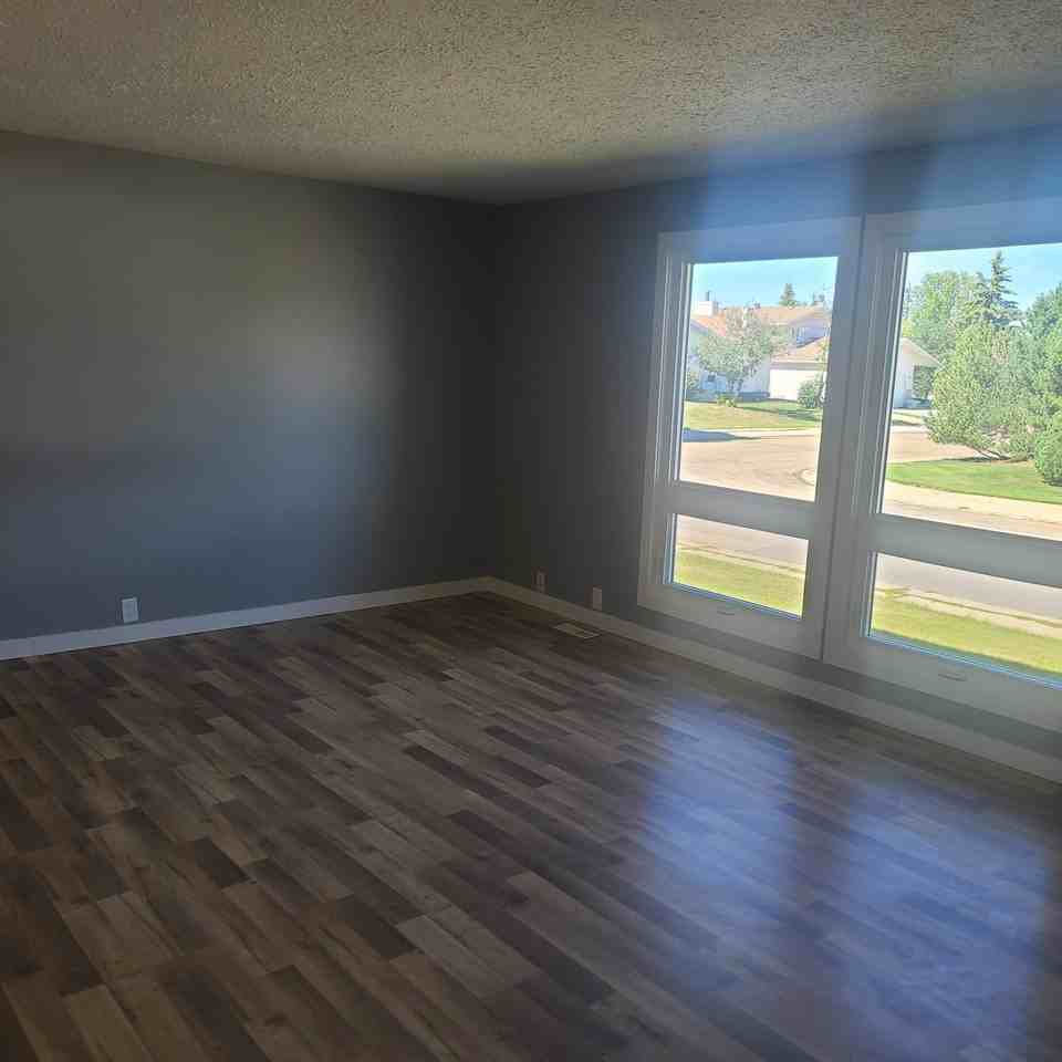 4135 132A Avenue - Photo 4 of 16