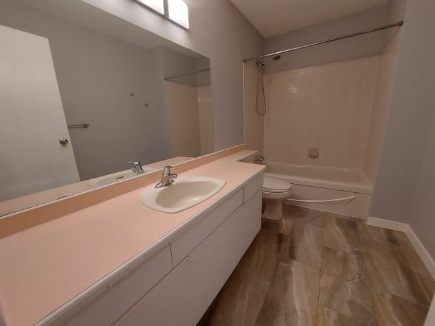 3 Bedroom Townhouse with Detached Single Car Garage!! - Photo 2 of 22