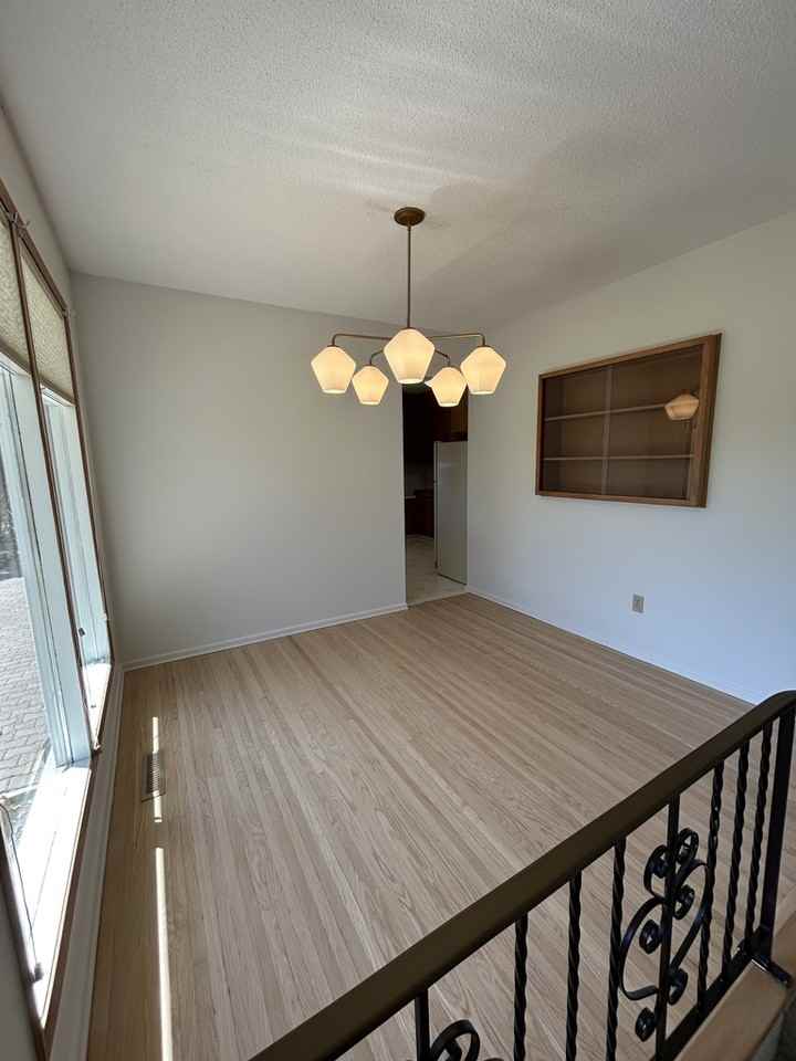 2 Bedroom + Den | 2 Bathroom | 5 Qu'Appelle Court - Photo 7 of 44