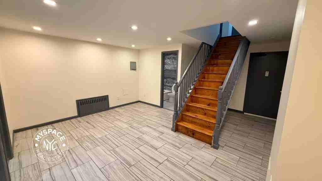 33 Monaco Pl #1 - Photo 4 of 25