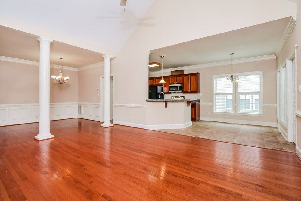 2012 Watsonia Dr - Photo 5 of 17