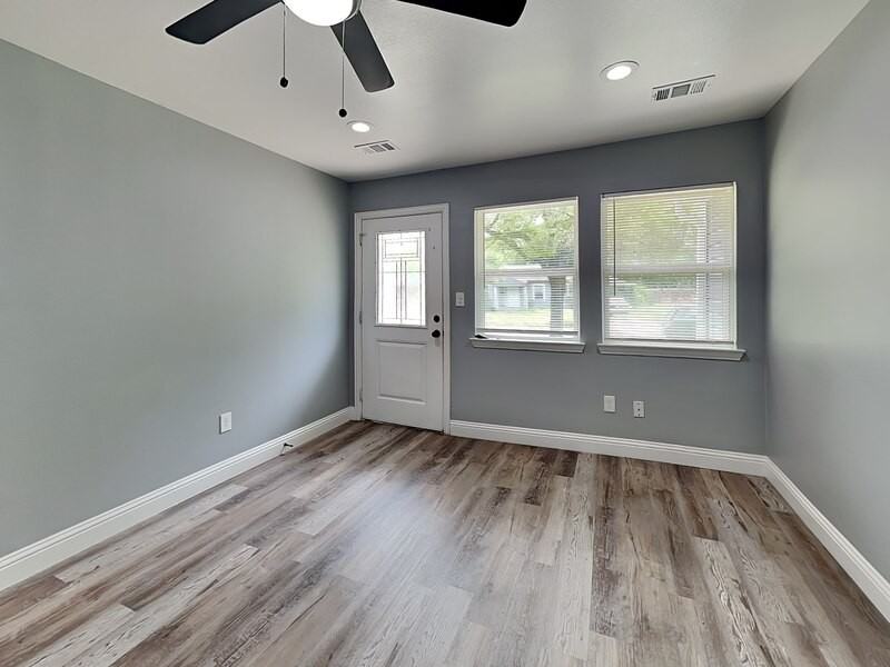 3320 Mundy Dr - Photo 2 of 16