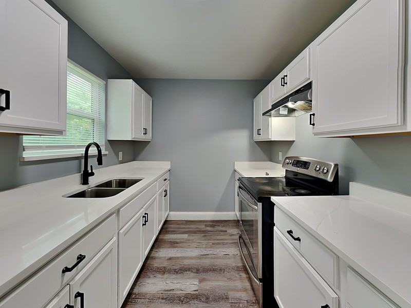 3320 Mundy Dr - Photo 4 of 16