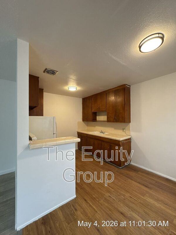 560 S Richmond Ave #5 - Photo 6 of 13