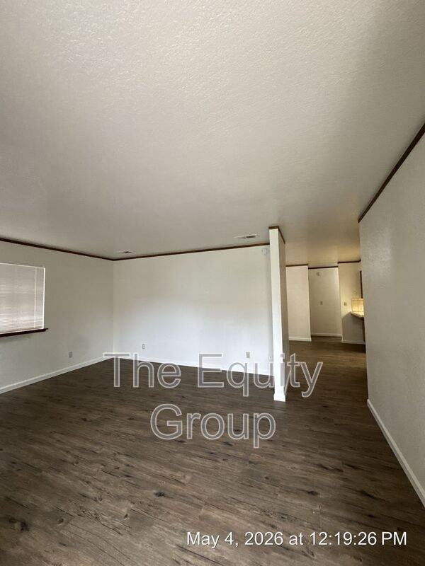720 S Linwood St - Photo 3 of 18