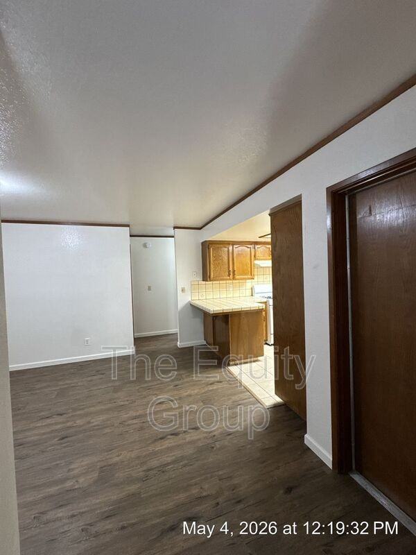 720 S Linwood St - Photo 4 of 18