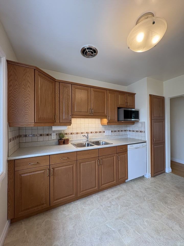 15 Jupiter Bay - Photo 4 of 21