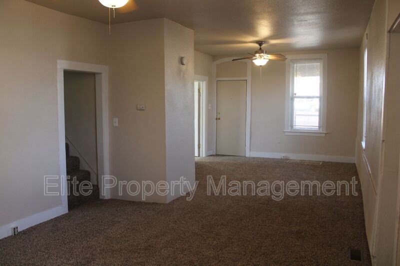1026 W 13th St - Photo 3 of 19