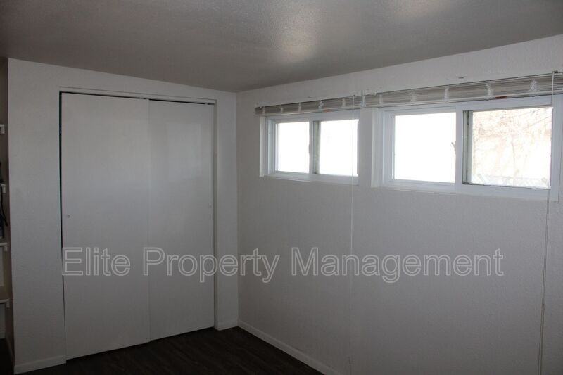 1026 W 13th St - Photo 5 of 19