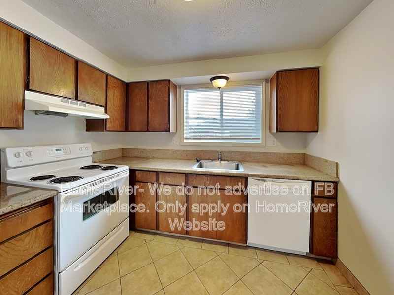 3221 S Regal St #1 - Photo 5 of 16