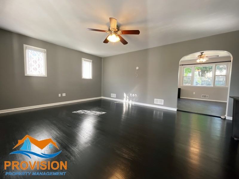 8436 Bay Dr - Photo 4 of 39