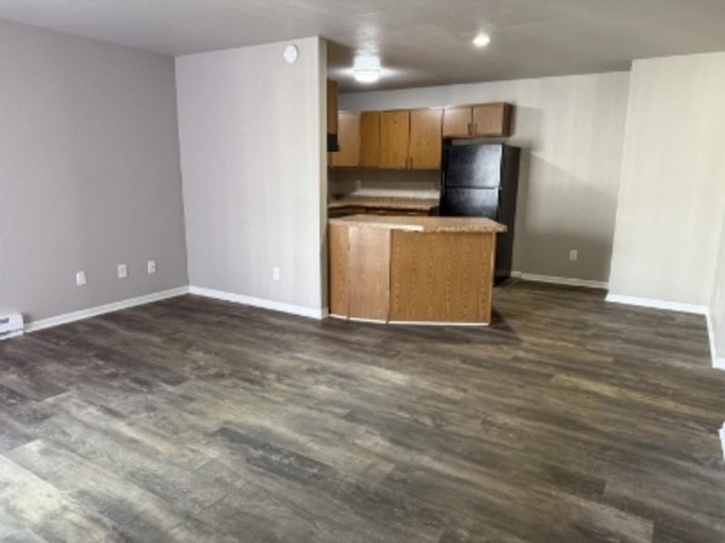 835 Wisconsin St - Photo 4 of 14