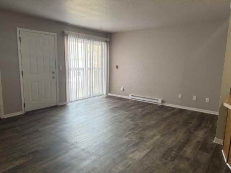 835 Wisconsin St - Photo 6 of 14
