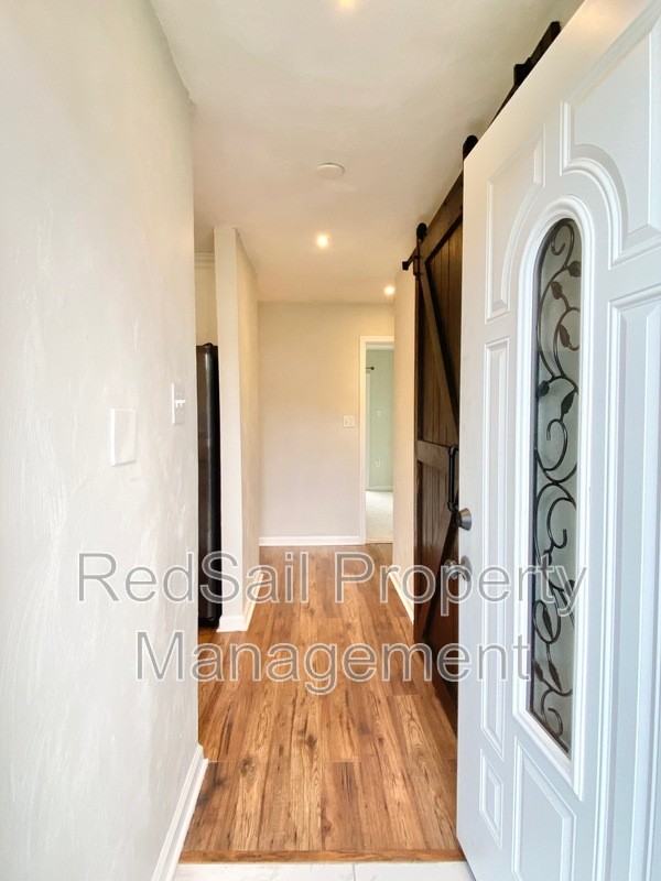 101 Basswood Dr - Photo 3 of 20