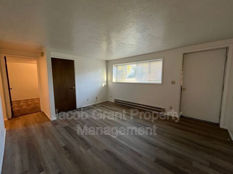 2282 Stace St #4 - Photo 3 of 9