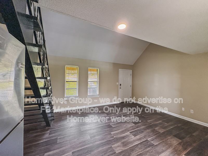 3245 Idlewild Dr #2 - Photo 3 of 17