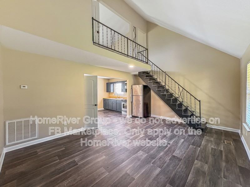 3245 Idlewild Dr #2 - Photo 5 of 17