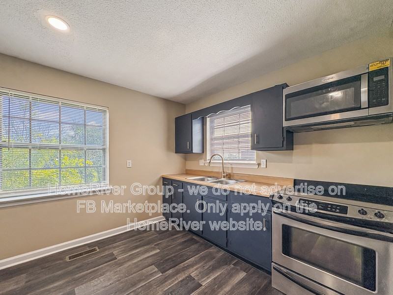 3245 Idlewild Dr #2 - Photo 2 of 17