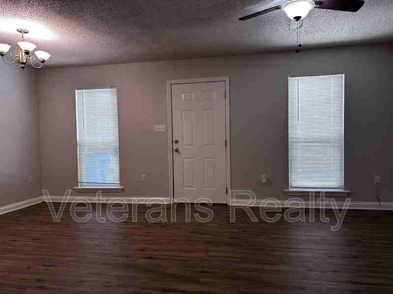 200B Commerce St - Photo 2 of 13