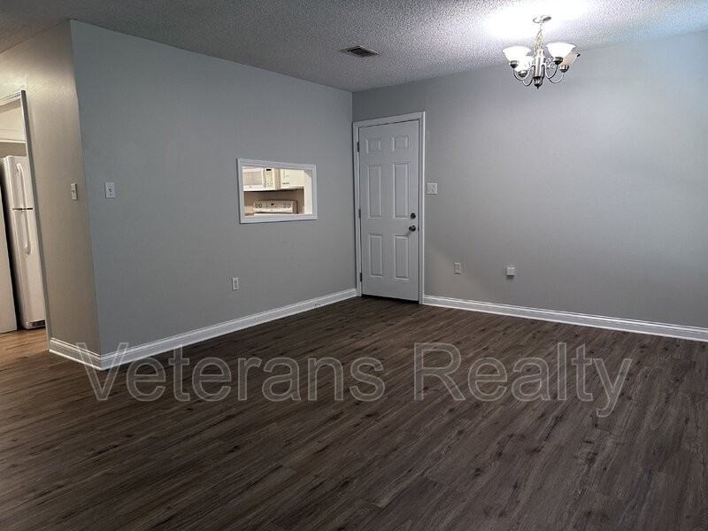 200B Commerce St - Photo 4 of 13