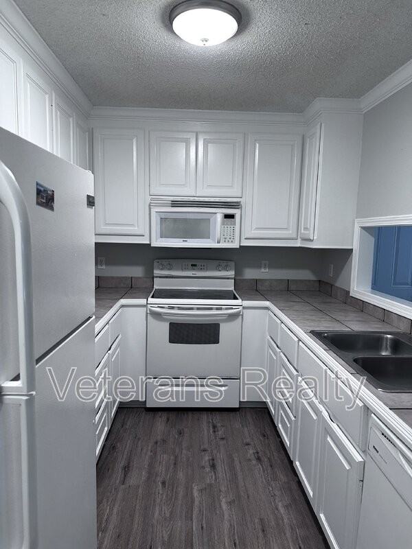 200B Commerce St - Photo 5 of 13