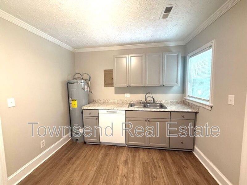 217 N Virginia Ave - Photo 5 of 9