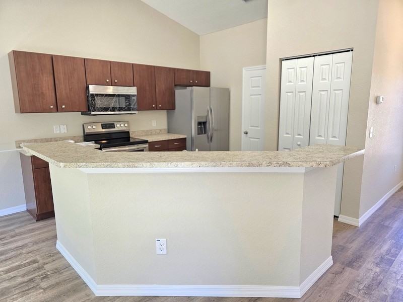 15018 Sw 48th Ave - Photo 4 of 8